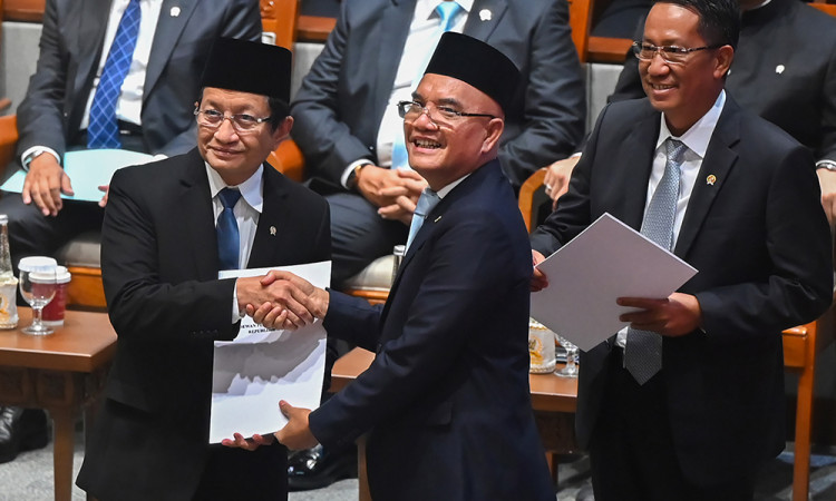 Rapat Paripurna DPR RI Sahkan Pembentukan Kementerian Haji dan Umrah serta Persetujuan Naturalisasi 9 Atlet