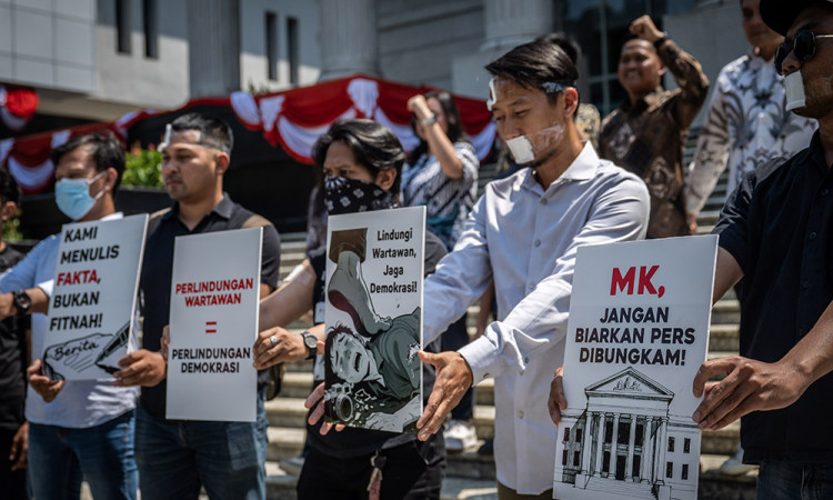 Tuntut Perlindungan Pers, Jurnalis Gelar Aksi di Depan Gedung MK