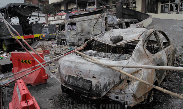 Kondisi Terkini Polres Jakarta Timur Yang Dibakar Massa