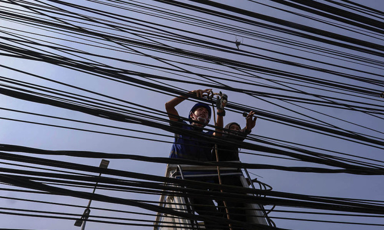 Pemkab Bogor dan APJATEL Tata 18 Km Kabel Udara di Jalan Raya Bogor-Jakarta