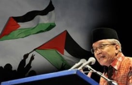 TAUFIK ISMAIL: Kita Harus Mendoakan Palestina