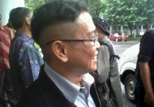 Wow! Rambut Ketua KPU Bandung Bergaya Punk Rock