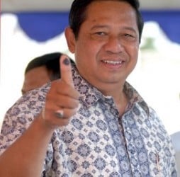 Presiden SBY, Ternyata Suka Habiskan Waktu di Toko Buku