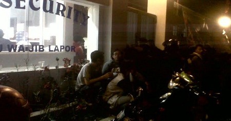  Pengamanan Pabrik Adidas Batam/Bisnis
