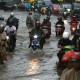 Jakarta Banjir: PMI Evakuasi Warga
