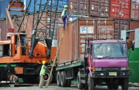 Pelabuhan Tanjung Priok Lumpuh, Angkutan Peti Kemas tak Bergerak