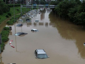 Perusahaan Asuransi Mulai Terima Laporan Klaim Banjir