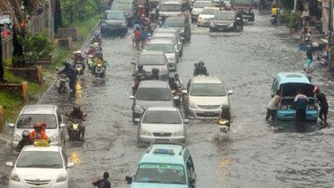 Tips Otomotif: Menghindari Mobil Mogok Saat Menerjang Banjir