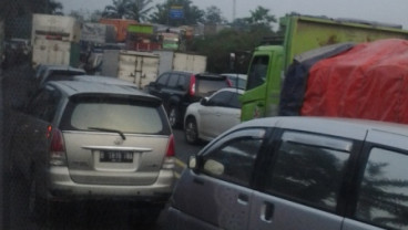 Tol Cipularang Amblas, Jakarta-Bandung Ditempuh Hingga 8 Jam