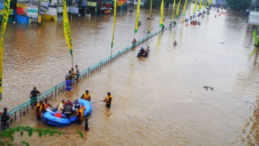 Yayasan Podomoro Land Gandeng TNI AD Bantu Korban Banjir Jakarta