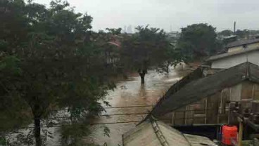 Sungai Kalisabi Mulai Meluap, Warga Tangerang Waswas