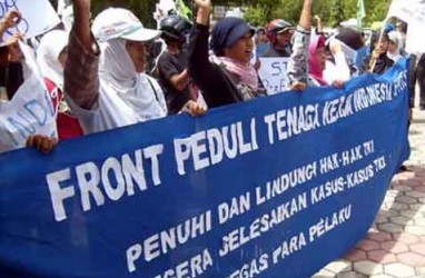Tuntut Keadilan Erwiana, Buruh Migran Demo Istana