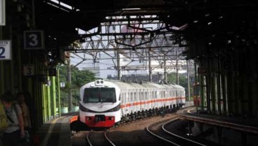 Penumpang KRL Jakarta-Bekasi Tertahan Di Gerbong 1 Jam