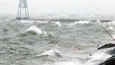 Awas, Tinggi Gelombang Laut NTT Capai 7 Meter