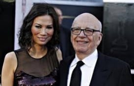Wendi Deng Serang Raja Media Rupert Murdoch Hingga Dirawat