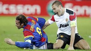 Nemanja Vidic Tinggal Manchester United