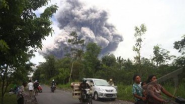 Gunung Kelud Meletus: Pengusaha Logistik Jabar Merugi