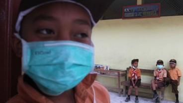 Gunung Kelud Meletus: Gunakan Masker, Kualitas Udara Masih Buruk