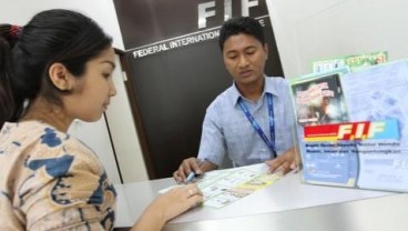 Program CSR: FIF Group Tanam 2.500 Pohon di Sentul