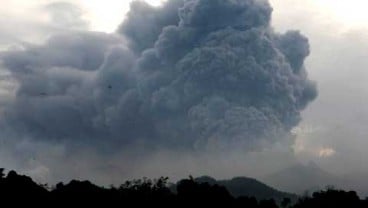 GUNUNG MARAPI MELETUS: Ada 5 Kecamatan Rawan Terkena Dampak