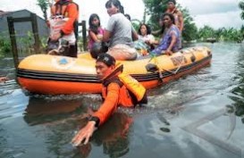 Mercedes Benz & VACT Foundation Bantu Sekolah Korban Banjir