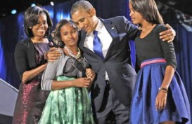 Obama Belanja Baju Hangat Untuk Anak dan Istri