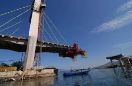 Jembatan Soekarno Tak Kunjung Selesai