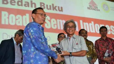 Semen Indonesia Bagi Pengalaman Lewat Buku Transformasi Korporasi