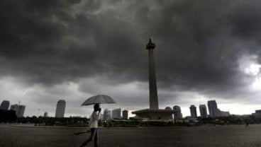 Cuaca Jabodetabek: Pagi dan Malam Berawan, Siang Hujan