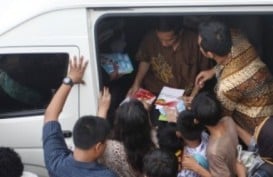 Gubernur Jokowi, Capres, dan Tradisi Bagi-Bagi Buku