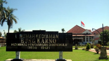 PEMILU 2014: Caleg dan Capres Cuci Muka di Sumur Bung Karno. Ada Apa Ya?