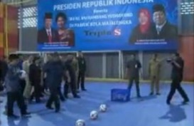 Gaya Kampanye: Tendangan Bola SBY Dinilai Bukan Sogokan