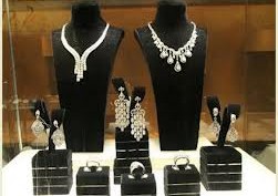 Inilah Koleksi Perhiasan Pesta Swan Jewellery