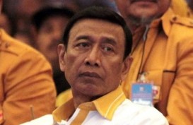 PILEG 2014: Suasana TPS Wiranto Nyoblos, Didominasi Warna Keemasan