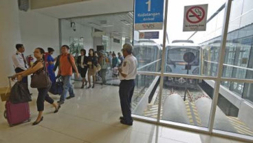Pemblokiran Stasiun KA Bekasi Mulai Berakhir Siang Ini
