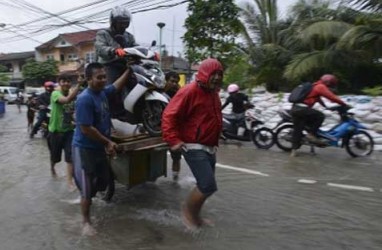 PINTU AIR DKI (19/4/2014): Masih Normal, Meski Diguyur Hujan Lebat