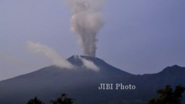 Gunung Slamet Lontarkan Lava Pijar, Dapur Magma Diperkirakan Naik