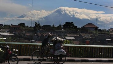 GUNUNG MERAPI Kini Waspada (Rabu, 30/4/2014)