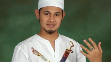 Ustad Guntur Bumi Tersangka, Menghilang dari Peredaran?