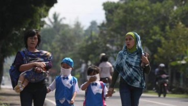 GUNUNG MERAPI WASPADA: Masyarakat Di Lereng Gunung Sudah Siaga