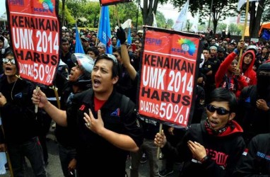 HARI BURUH: Pekerja Boikot Porseni Tripartit di Jateng