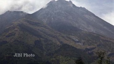 MERAPI WASPADA MELETUS: Suara Dentuman Makin Sering Terdengar