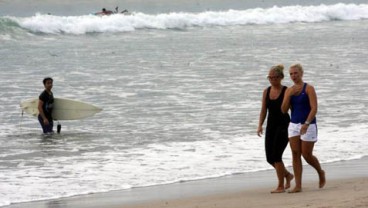 WISATA LOMBOK: Pantai Tanjung Aan Indah tapi Merana