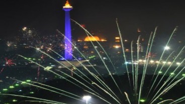 PKL DILARANG JUALAN DI MONAS: Kegiatan Jual Beli Tetap Berjalan