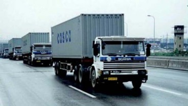Trailler Angkutan Andalan Pengusaha Logistik di Priok