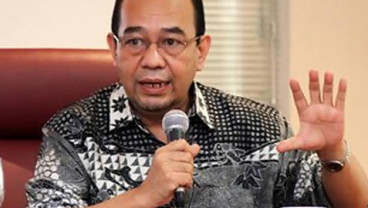 Harry Azhar Berikan Keterangan Pada Sidang Perdana Gugatan UU OJK