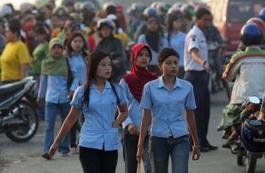 UPAH BURUH: Tuntutan 84 Item Hidup Layak Berlebihan