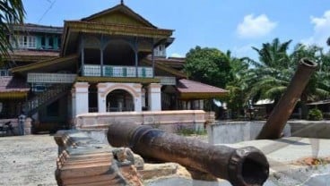 Obyek Wisata Sumut: Istana Lima Laras, Kemegahan yang Terkikis