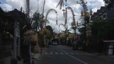 HARI RAYA GALUNGAN: Begini Suasana Jalanan di Denpasar, Bali