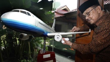 PERUSAHAAN HABIBIE: Kantongi Pesanan 125 Pesawat R80